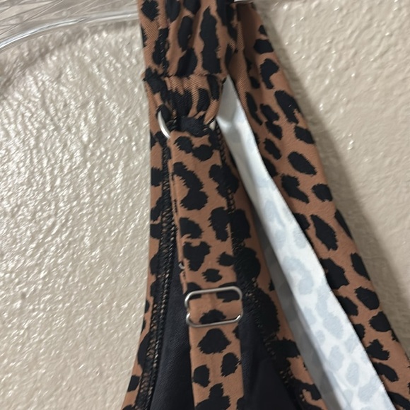 Lands End Womens Wrap Swim Dress Swimsuit Animal Print Leopard Size 8 - Picture 3 of 8